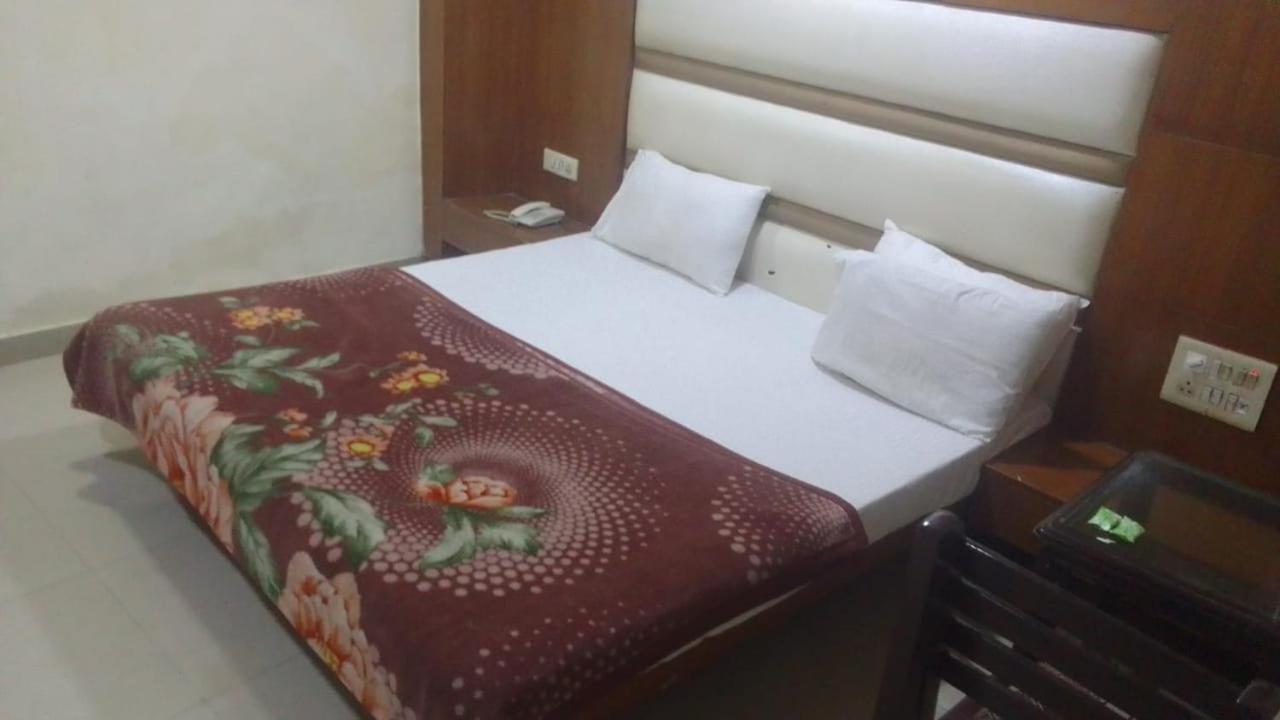 Hotel Noble Inn Nowe Delhi Zewnętrze zdjęcie